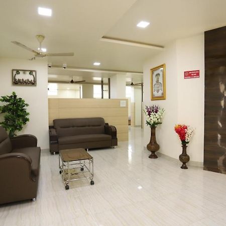 Hotel Pride Executive Solapur Buitenkant foto