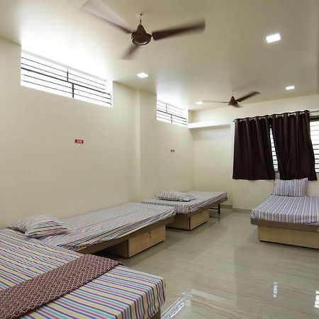 Hotel Pride Executive Solapur Buitenkant foto