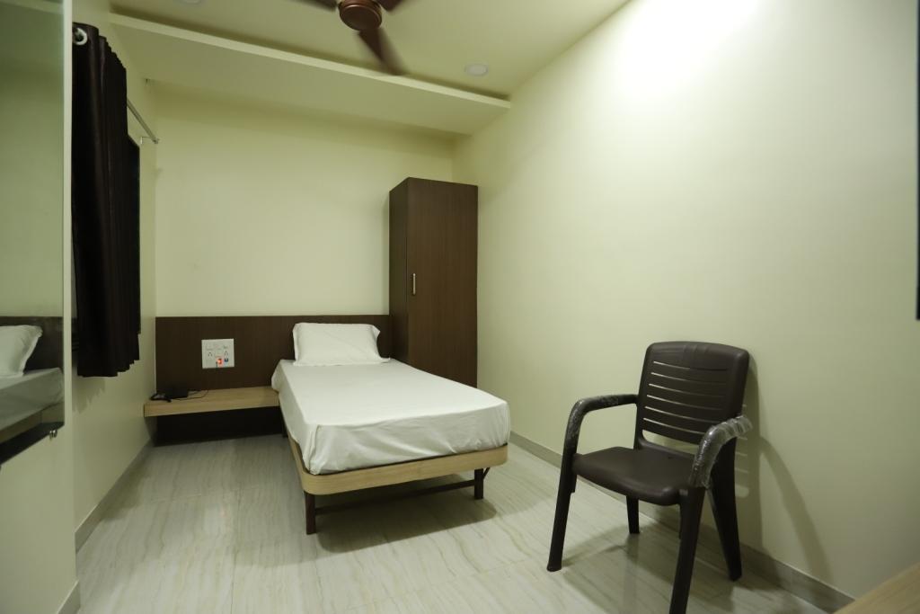 Hotel Pride Executive Solapur Buitenkant foto