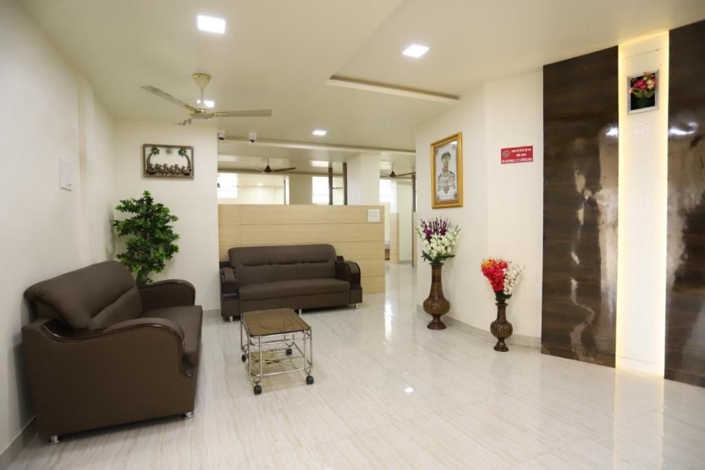 Hotel Pride Executive Solapur Buitenkant foto